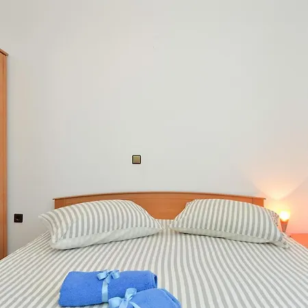 Apartman Roza 2001
